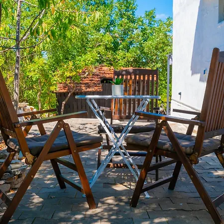 Family Friendly House With A Parking Space Imotski, Zagora - 21150 Feriehus Podbablje