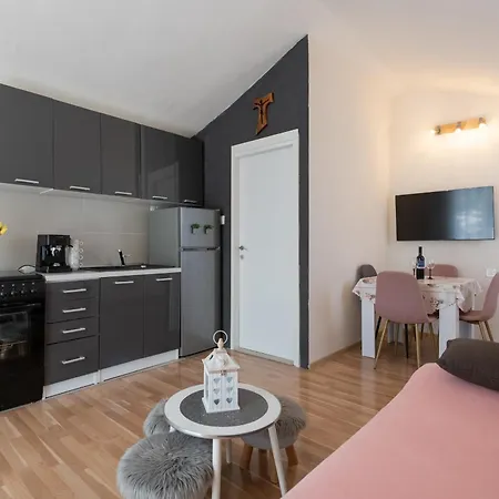 Family Friendly House With A Parking Space Imotski, Zagora - 21150 Vikendica Podbablje