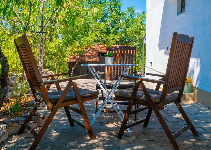 Family Friendly House With A Parking Space Imotski, Zagora - 21150 Feriehus Podbablje